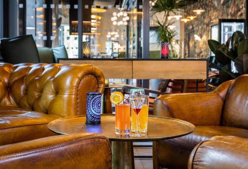 هتل Ibis Styles Puteaux Paris La Defense