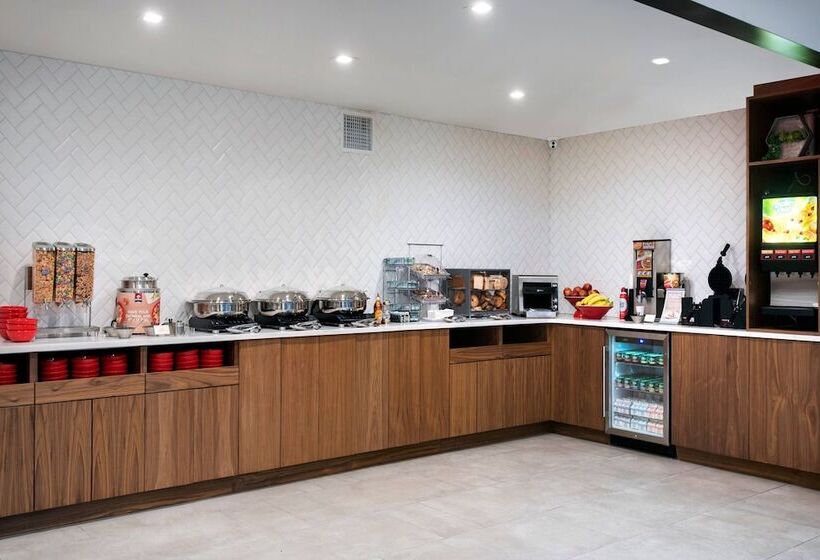هتل Towneplace Suites By Marriott New York Long Island City