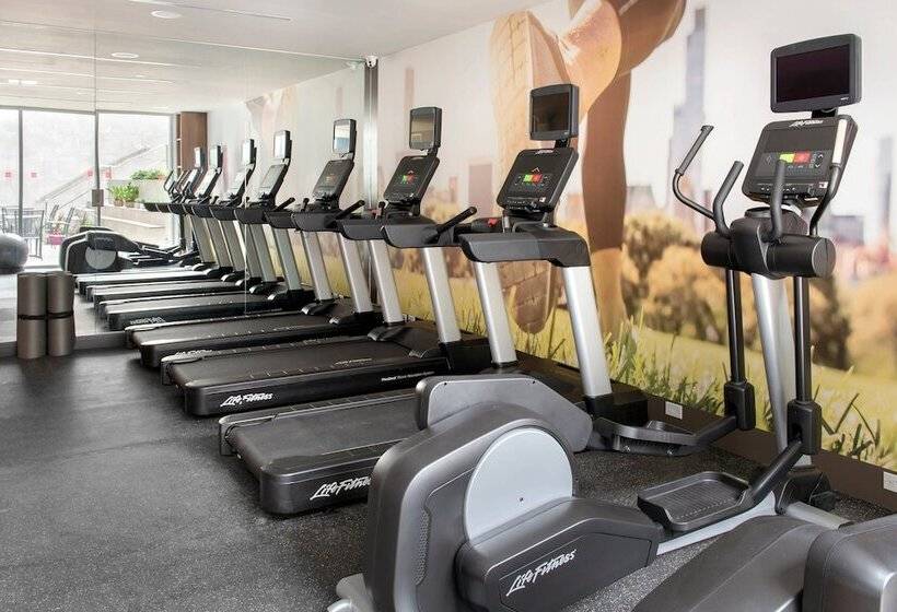 هتل Towneplace Suites By Marriott New York Long Island City
