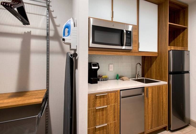 هتل Towneplace Suites By Marriott New York Long Island City