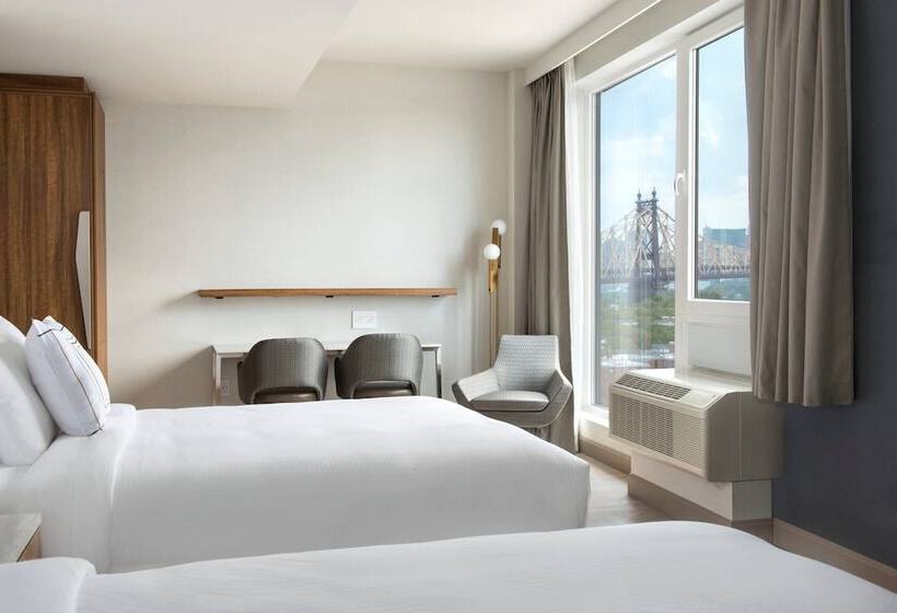 Hotel Towneplace Suites By Marriott New York Long Island City/manhattan View