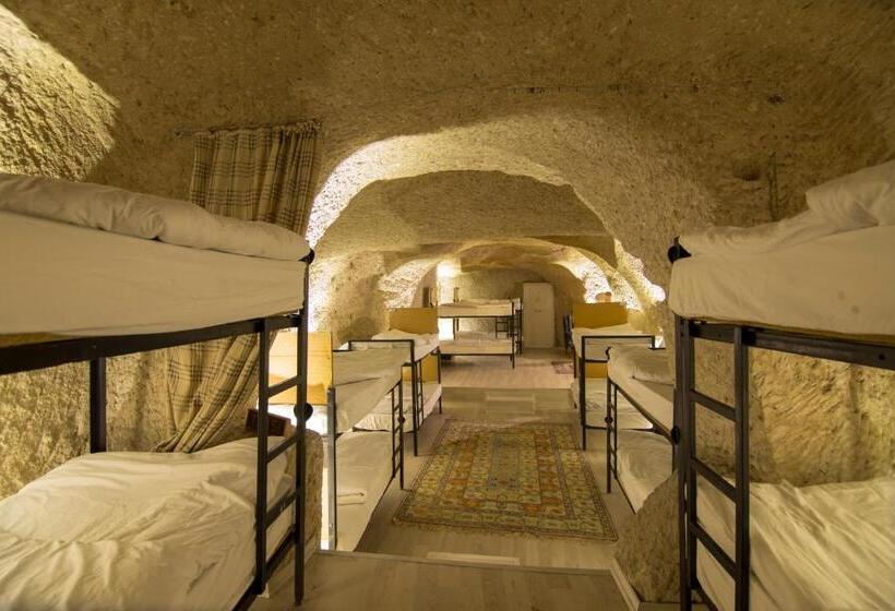 Kamelya Cave Hostel