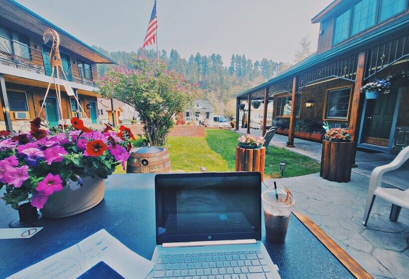مُتل Cedar Wood Inn