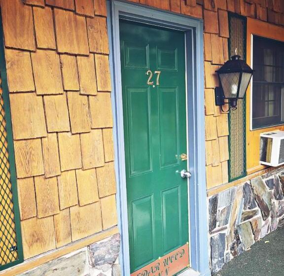مُتل Cedar Wood Inn