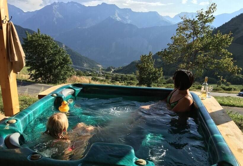 پانسیون Mountain Chalet