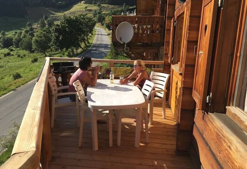 پانسیون Mountain Chalet