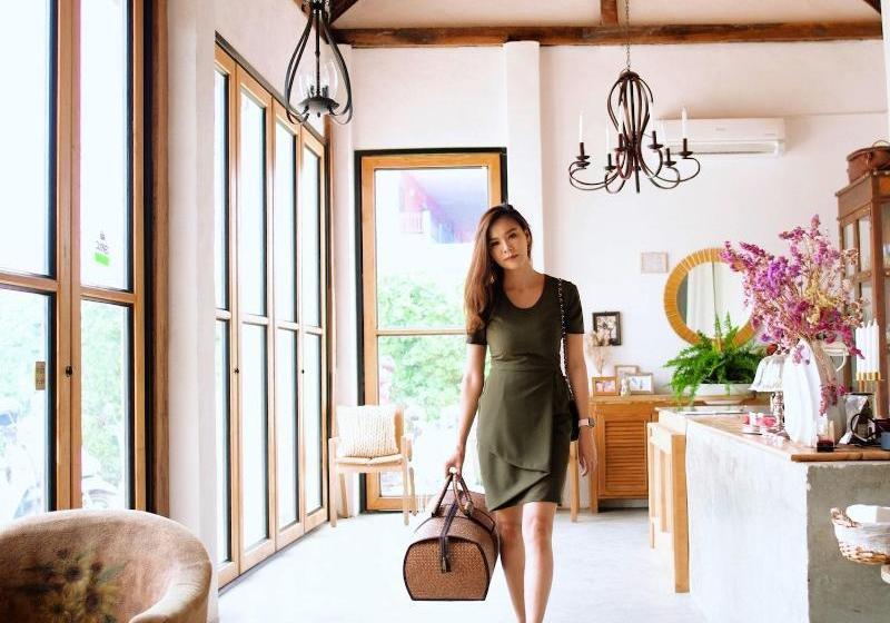 بنسيون White Wall Riverfront