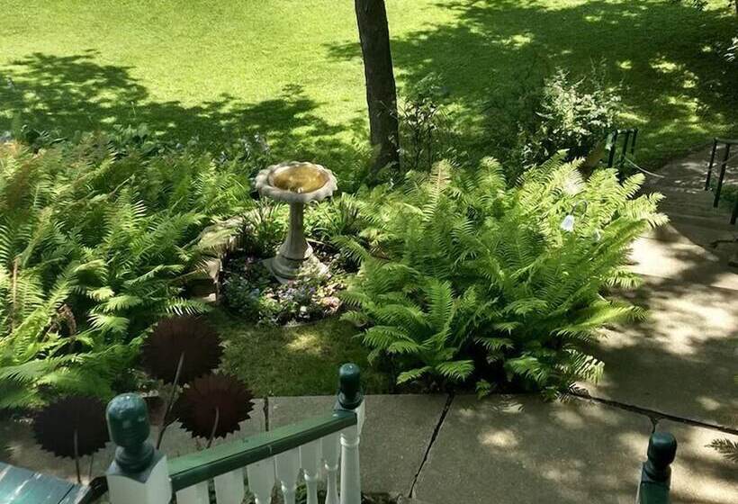 تختخواب و صبحانه Avery On Prospect Hill Guest House