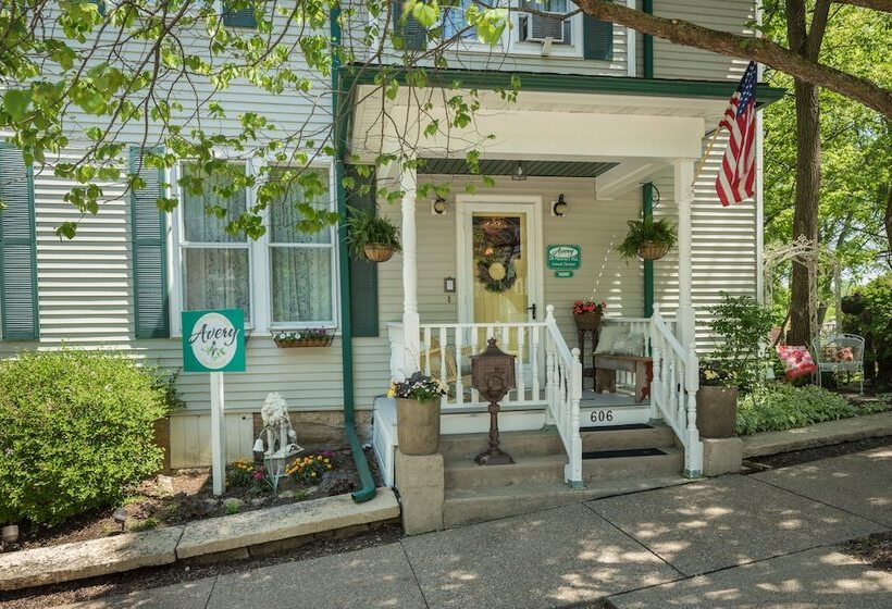تختخواب و صبحانه Avery On Prospect Hill Guest House