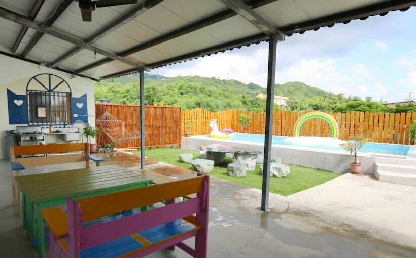 تختخواب و صبحانه Kenting Love 121