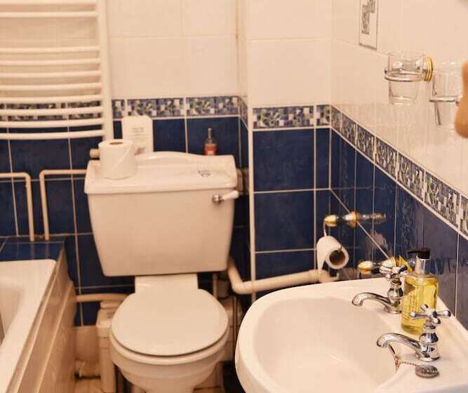 مبيت وإفطار Lower Bryanston Farm