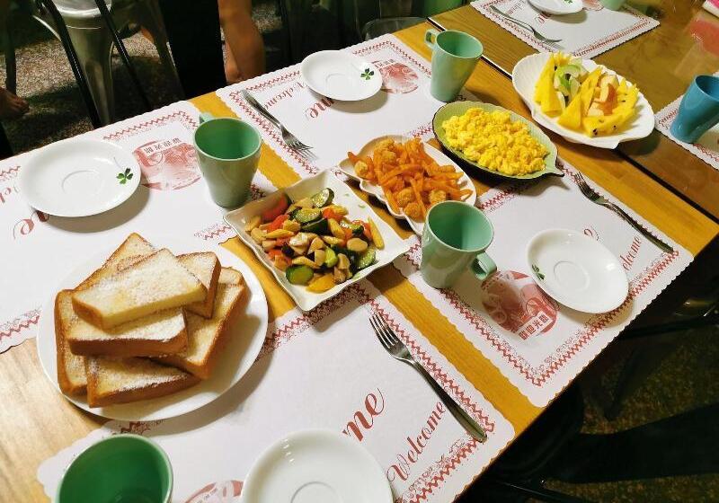 تختخواب و صبحانه Moonlight Fengqing Homestay