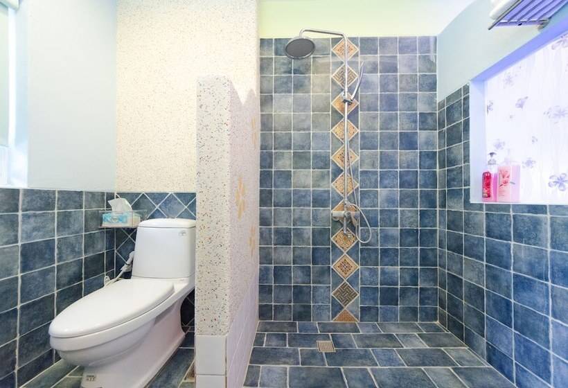 تختخواب و صبحانه Yellow Submarine