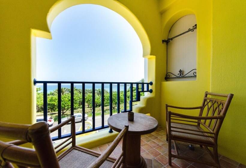 تختخواب و صبحانه Yellow Submarine