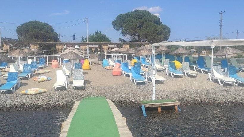 مسافرخانه Elisa Butik Otel Ve Restaurant