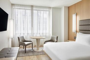 Ac Hotel By Marriott Houston Downtown