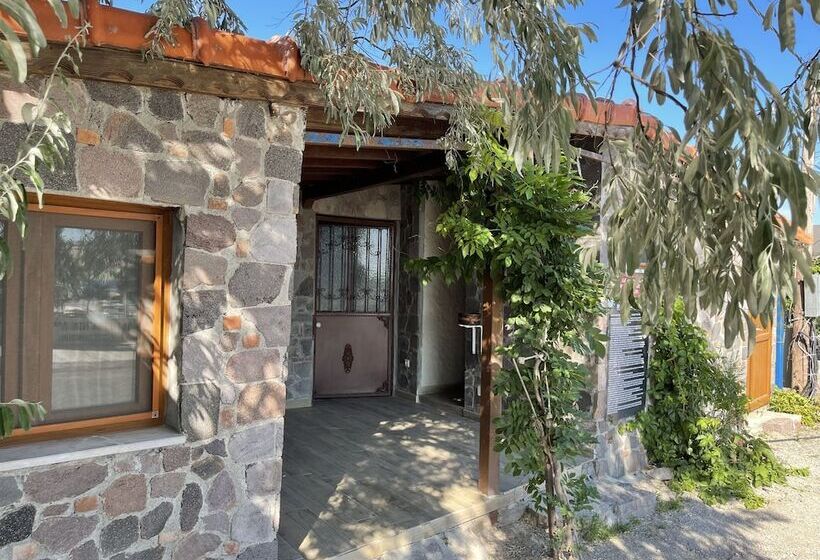هتل Assos Villa Natura