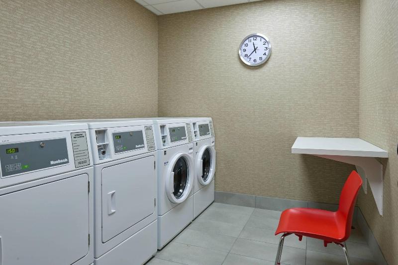 هتل Courtyard By Marriott Jackson