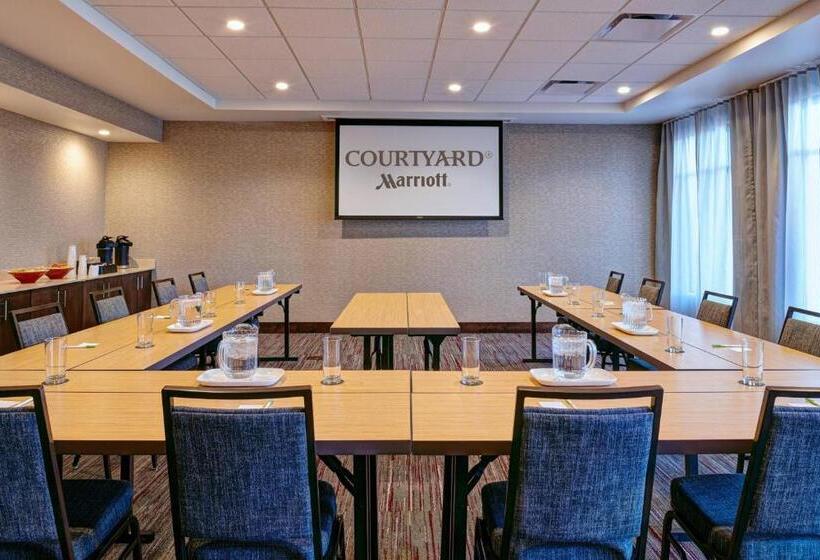 هتل Courtyard By Marriott Jackson