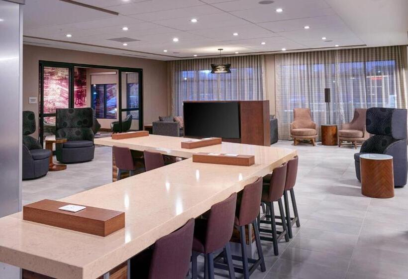 هتل Courtyard By Marriott Jackson