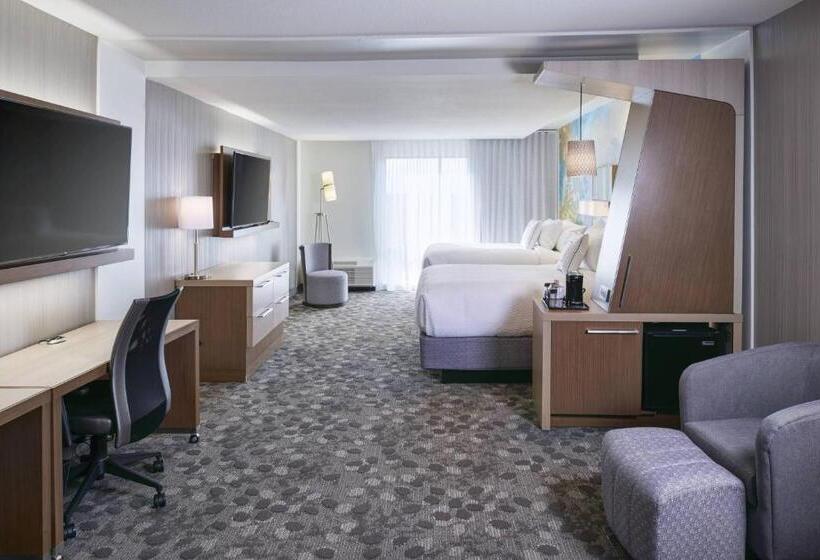 هتل Courtyard By Marriott Jackson