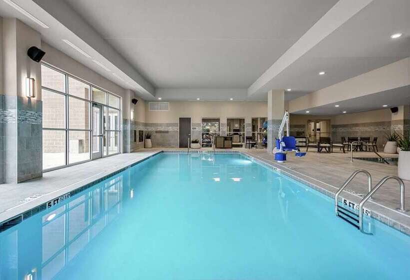 فندق Embassy Suites By Hilton Jonesboro Red Wolf Convention Center