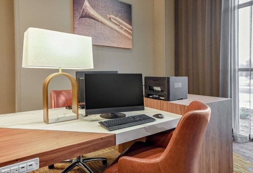 فندق Embassy Suites By Hilton Jonesboro Red Wolf Convention Center