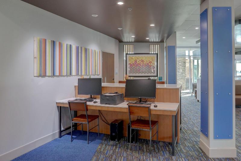 هتل Holiday Inn Express & Suites Auburn Downtown, An Ihg