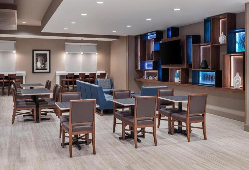 هتل Holiday Inn Express & Suites   Odessa I 20, An Ihg