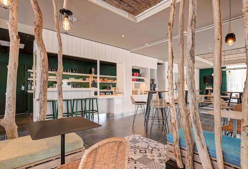 هتل Ibis Styles Arcachon Gujanmestras