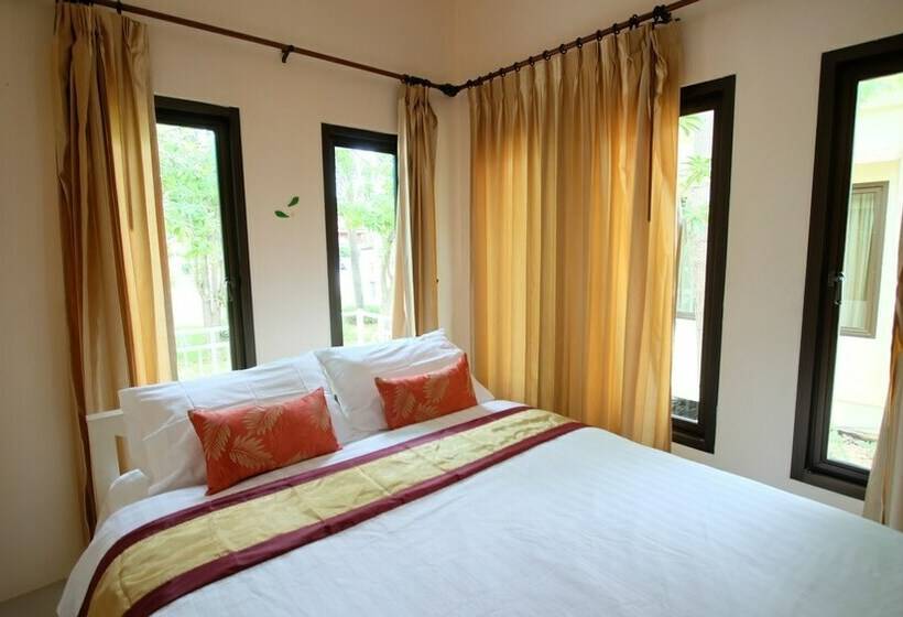 هتل Khumphyazaw Resort