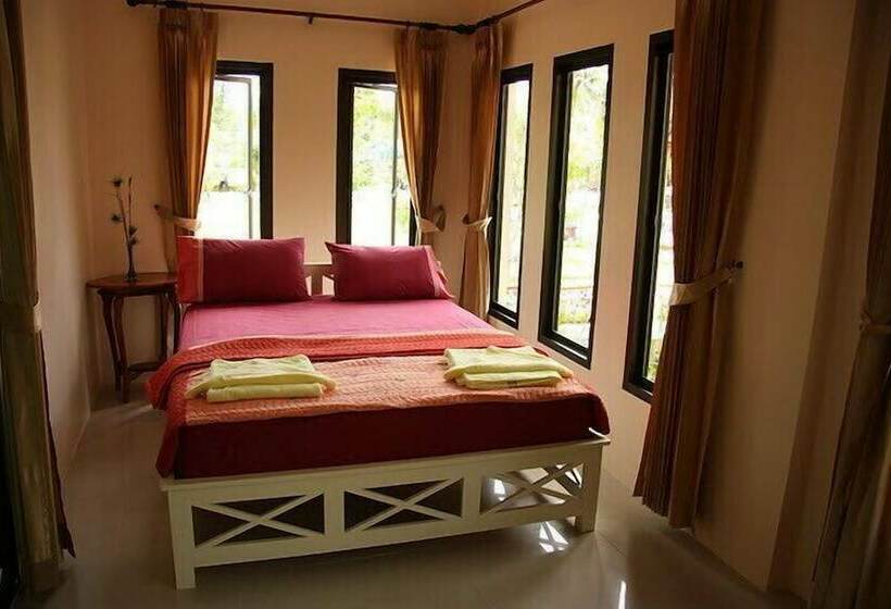 هتل Khumphyazaw Resort