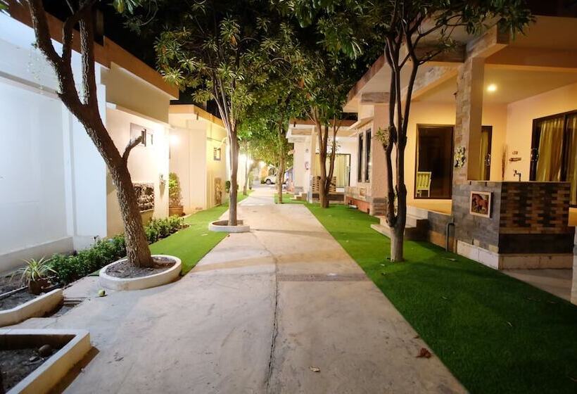 هتل Khumphyazaw Resort