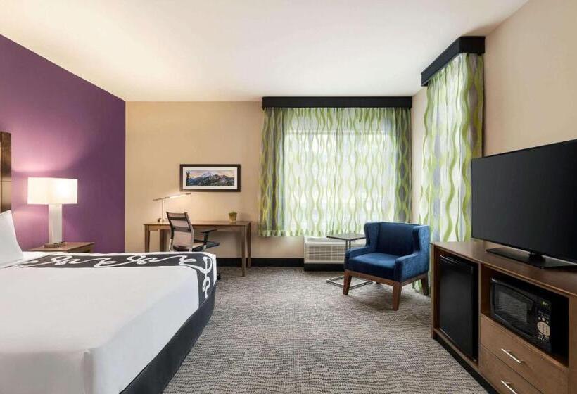 هتل La Quinta Inn & Suites By Wyndham Burlington