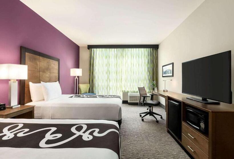 هتل La Quinta Inn & Suites By Wyndham Burlington