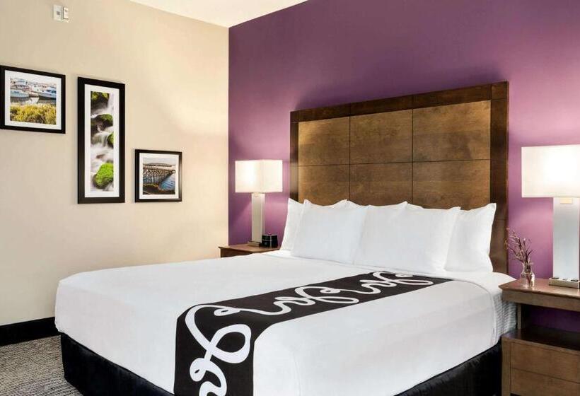هتل La Quinta Inn & Suites By Wyndham Burlington