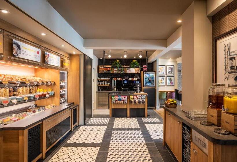 בית מלון כפרי Point A Kensington Olympia