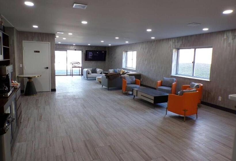 Luxor Inn & Suites, A Travelodge By Wyndham