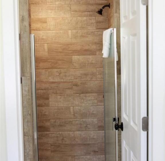 فندق على الطريق Hurricane Hideaway Lodging
