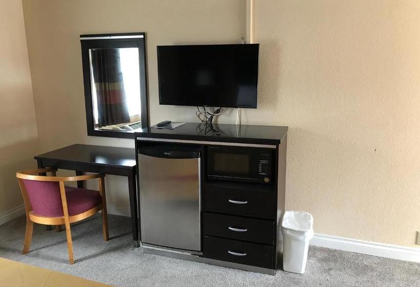 فندق على الطريق Manhattan Inn & Suites