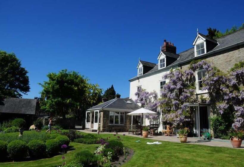 تختخواب و صبحانه Church House Kington