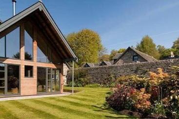 تختخواب و صبحانه Craigatin House & Courtyard