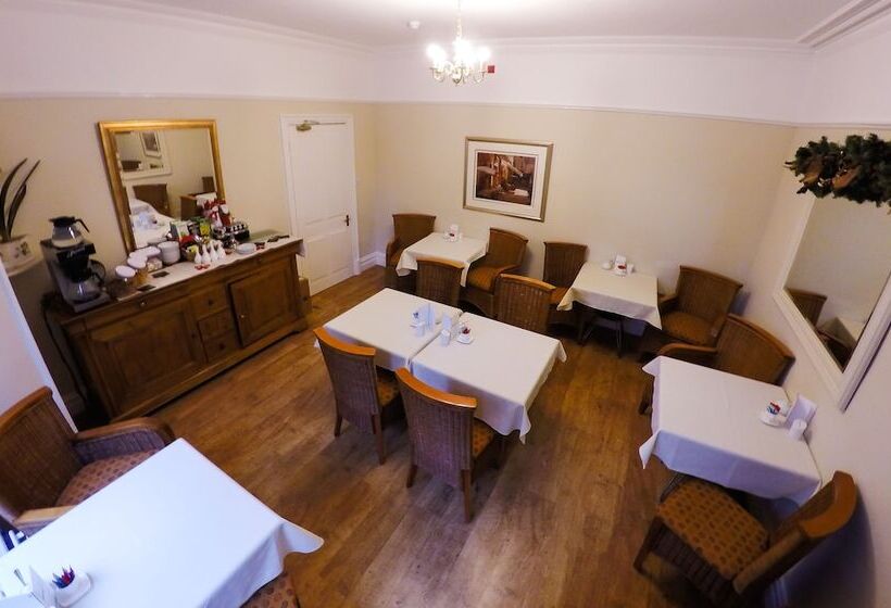تختخواب و صبحانه Dene House Guest House