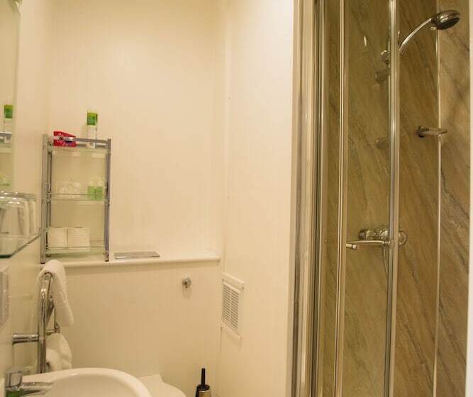 تختخواب و صبحانه Dene House Guest House