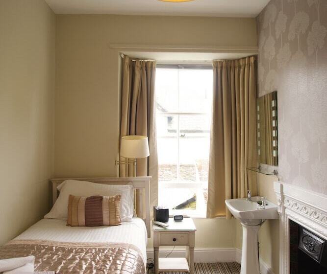 تختخواب و صبحانه Dene House Guest House