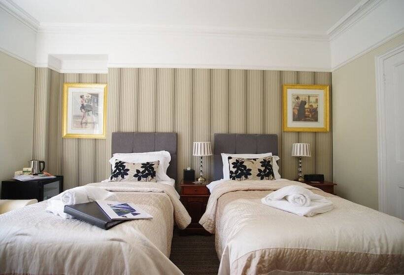 تختخواب و صبحانه Dene House Guest House