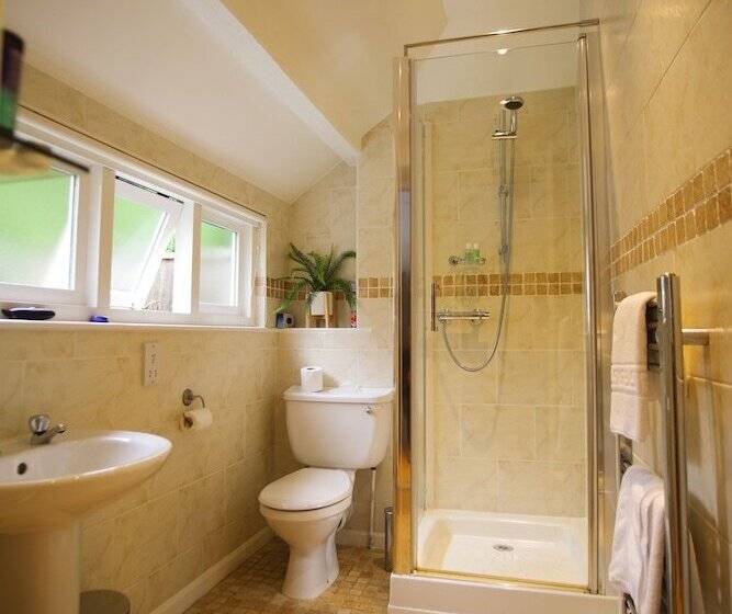 تختخواب و صبحانه Dene House Guest House