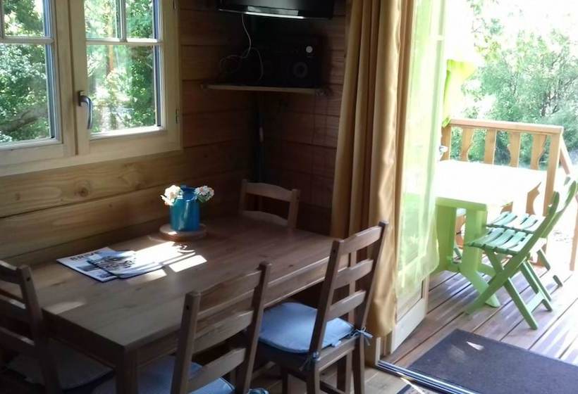 Bed and Breakfast Domaine La Moretie  La Roulotte