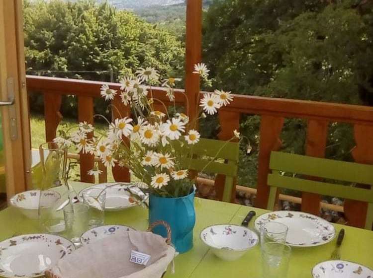 Bed and Breakfast Domaine La Moretie La Roulotte