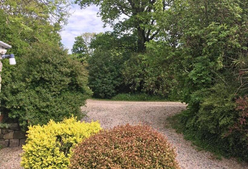 مبيت وإفطار Little Pengelly Farm